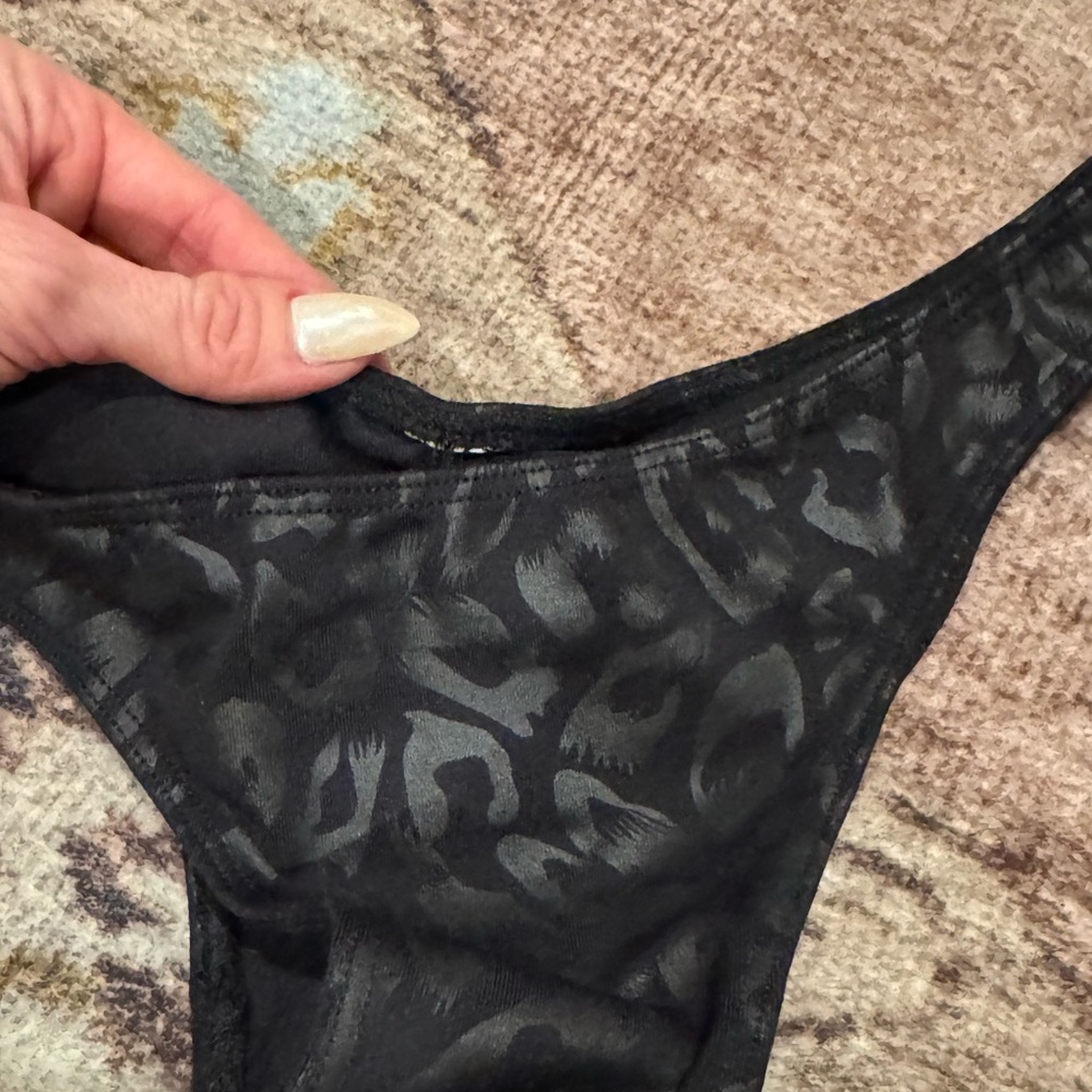 Black Leopard Print Bikini Set - Picture 4 of 4